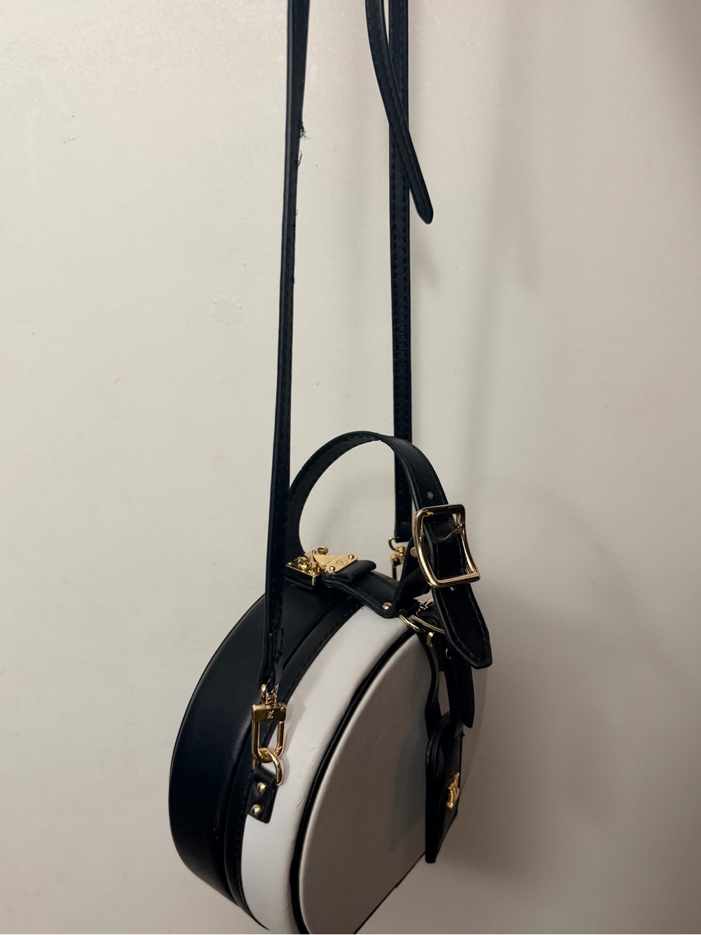 Louis Vuitton Black and White Round Crossbody with Gold Hardware - Picture 2 of 7